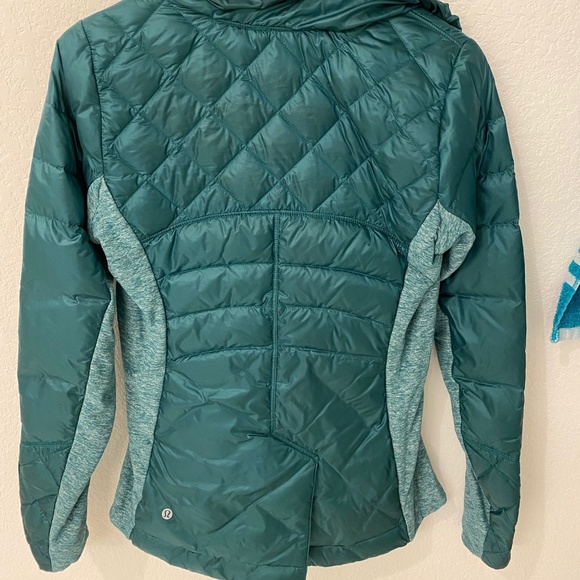 Lululemon Down for a Run Pullover - Size 4 - Picture 4 of 5